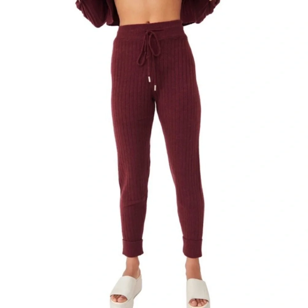 Free People NWT High-Waist Ribbed Knit Joggers drawstring waist Burgundy wine S